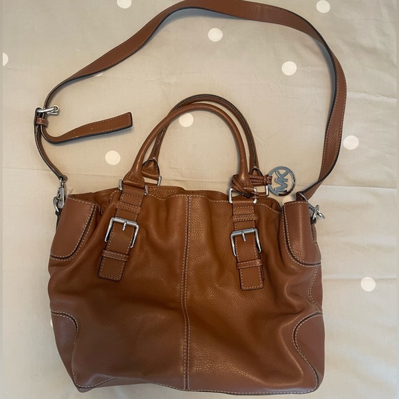 Michael Kors leather handbag w/matching wallet - Picture 4 of 16